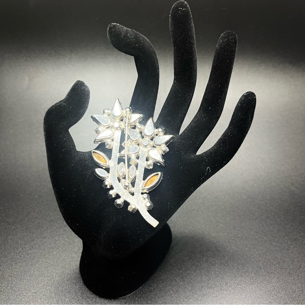 Vintage clear rhinestone floral spray brooch silver tone statement pin - Picture 3 of 4